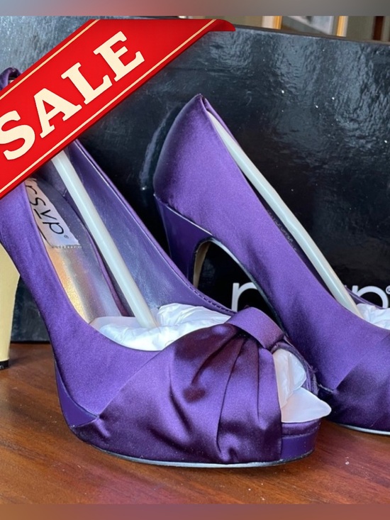 RSVP Shoes - RSVP Rachel - Julie Lynn Purple Stiletto Heels with Peep-Toe Design size 5M NEW